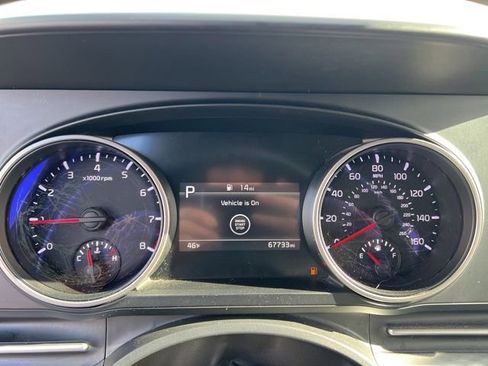 Certified 2024 Kia Carnival LX image 12