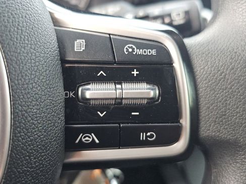 Used 2022 Kia Sorento LX AWD/4WD image 12