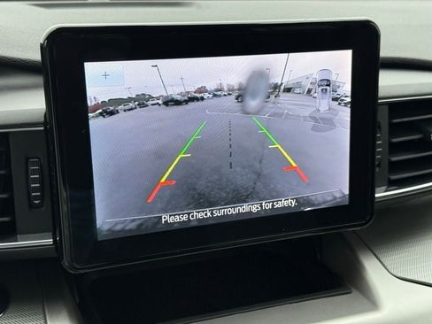 Certified 2022 Ford Explorer XLT w/ Equipment Group 202A image 26