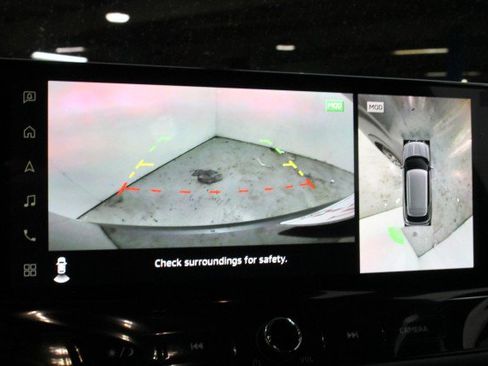 New 2026 Mitsubishi Outlander SE image 13