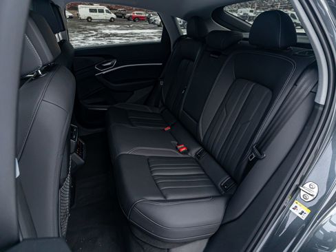 Used 2021 Audi e-tron Premium Plus w/ Premium Plus Package image 14