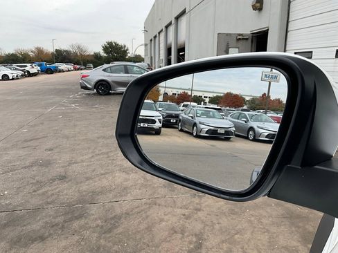 Used 2025 Toyota Tacoma TRD Off-Road image 17