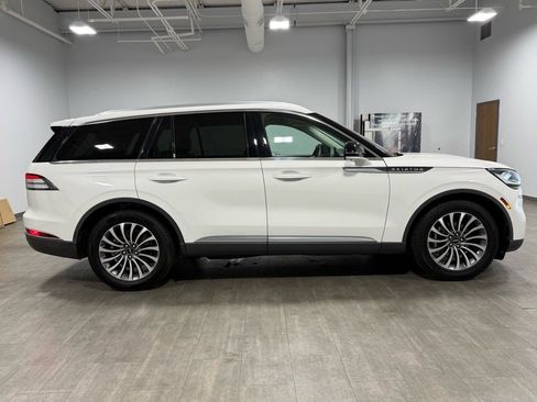 Used 2020 Lincoln Aviator Reserve w/ Elements Package Plus image 3