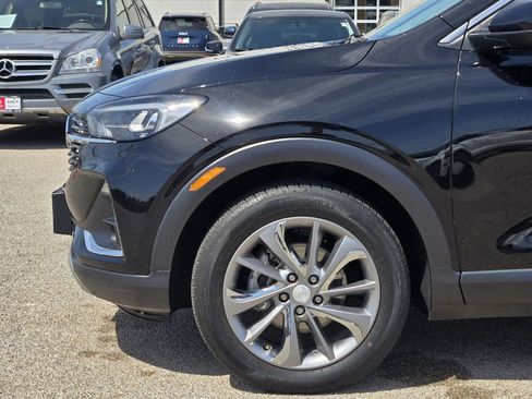 Used 2023 Buick Encore GX Essence w/ Experience Buick Package FWD image 5