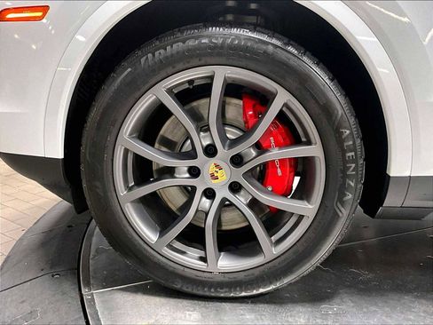 Used 2024 Porsche Cayenne S image 14