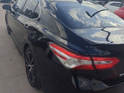 Used 2020 Toyota Camry SE w/ Convenience Package image 5