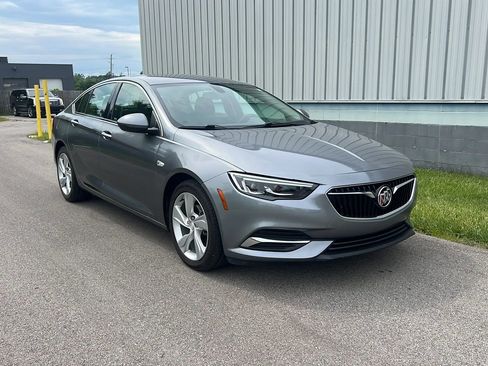 Used 2020 Buick Regal Preferred w/ Sights and Sounds Package image 3