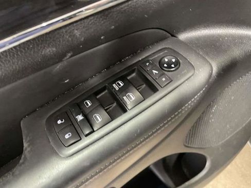 Used 2019 Jeep Grand Cherokee Overland image 13