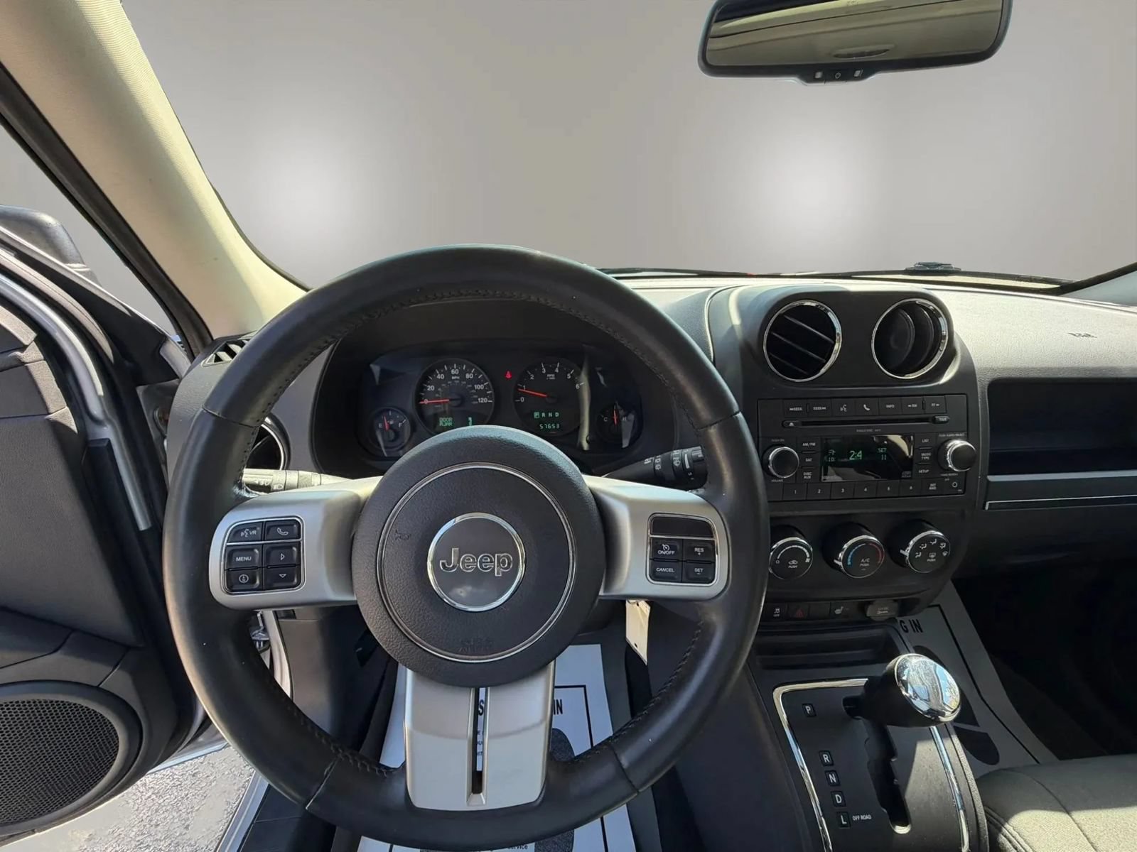 Used 2011 Jeep Patriot Latitude AWD/4WD image 13