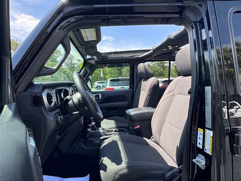Used 2020 Jeep Wrangler Unlimited Sahara AWD/4WD image 26
