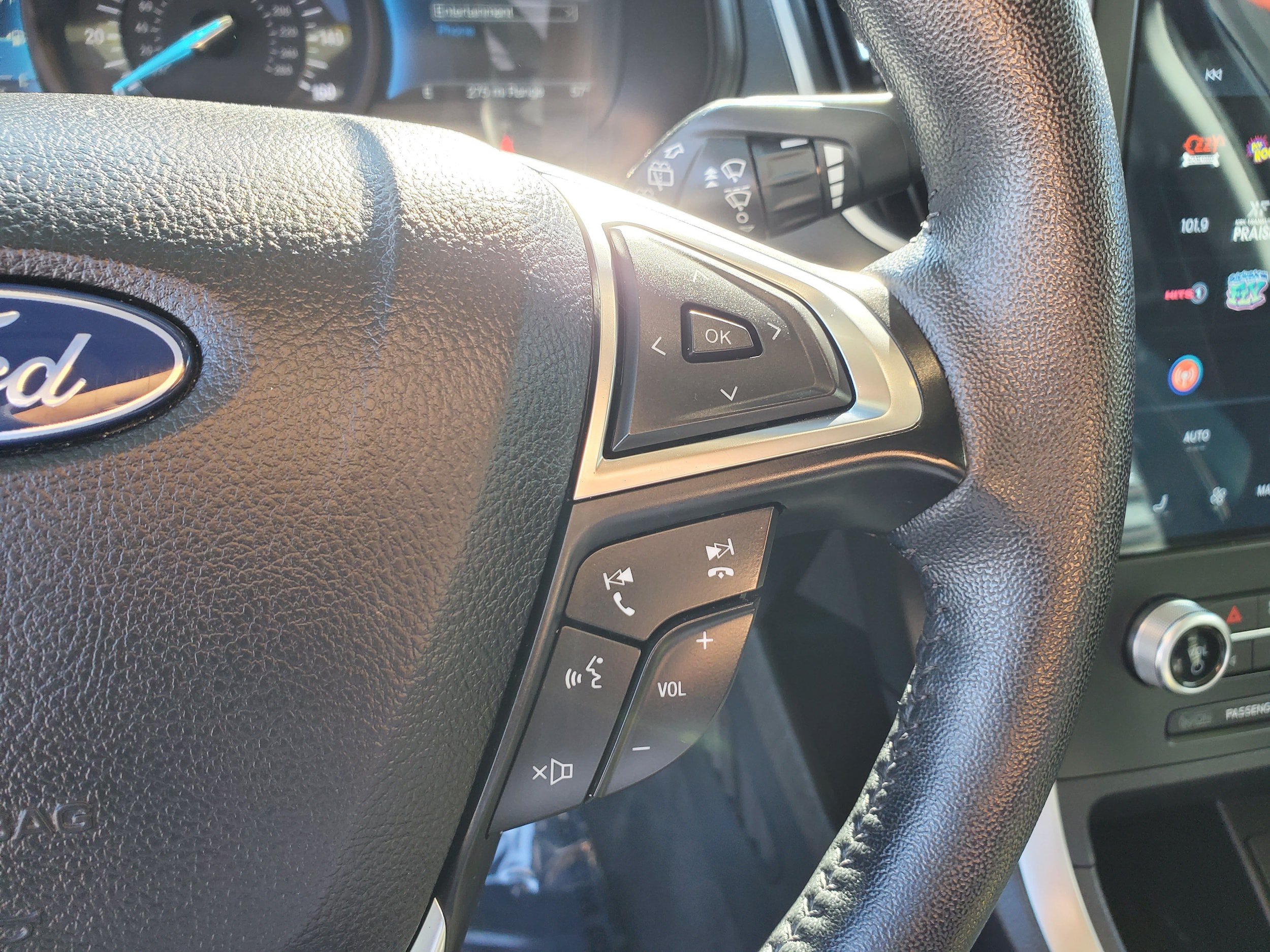 Used 2024 Ford Edge SEL w/ Sport Appearance Package AWD/4WD image 17
