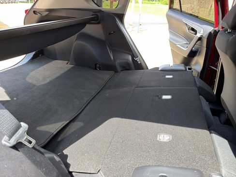 Used 2020 Toyota RAV4 LE FWD image 34