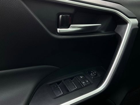 Used 2025 Toyota RAV4 XLE image 21