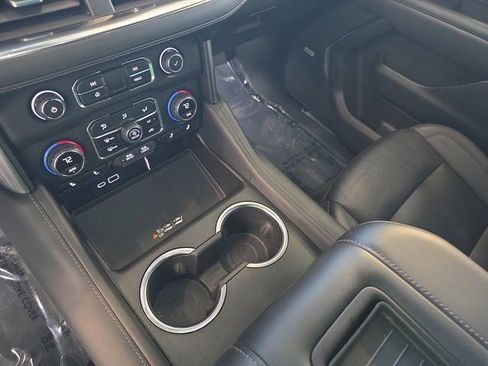 Used 2022 Chevrolet Tahoe LT w/ Luxury Package image 28