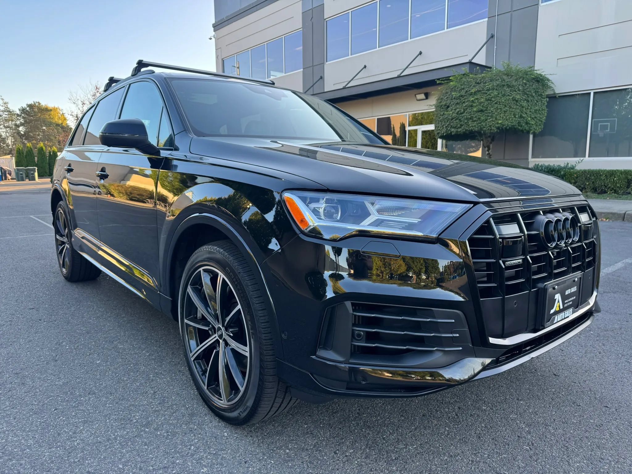 Used 2022 Audi Q7 3.0T Premium Plus w/ Premium Plus Package AWD/4WD image 2