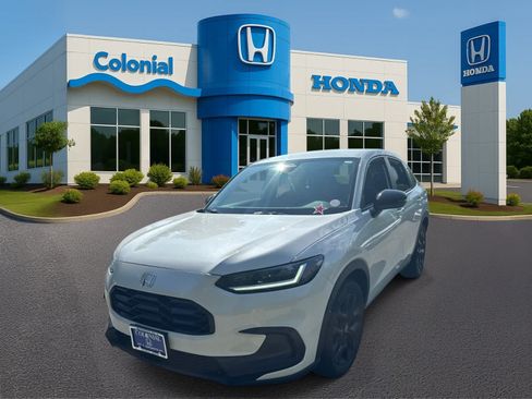 Used 2024 Honda HR-V Sport image 2