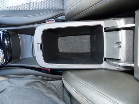 Used 2025 Chevrolet Trax LT w/ Driver Confidence Package image 49