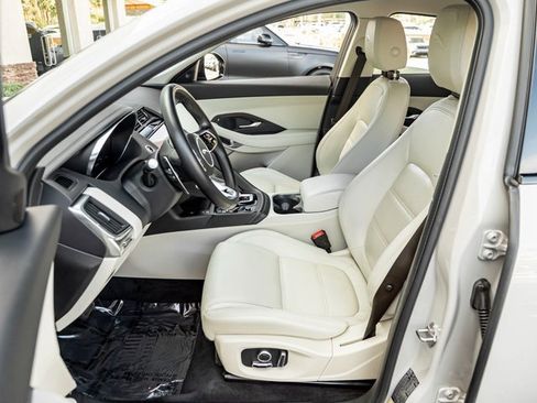 Used 2022 Jaguar E-PACE SE image 14