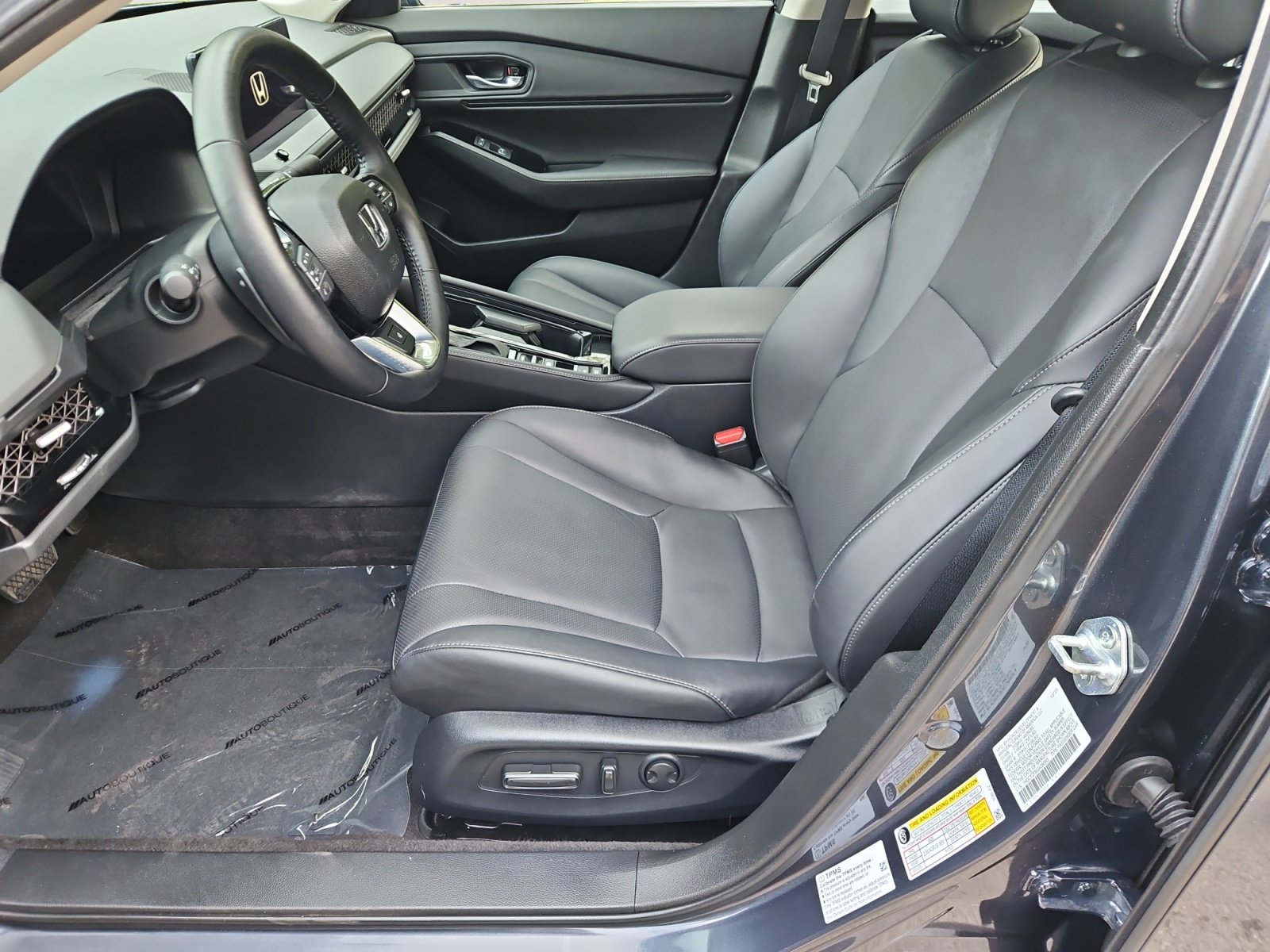 Used 2025 Honda Accord Touring image 10