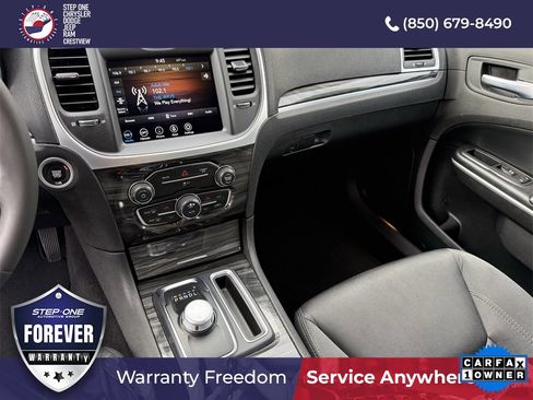 Used 2022 Chrysler 300 Touring image 26