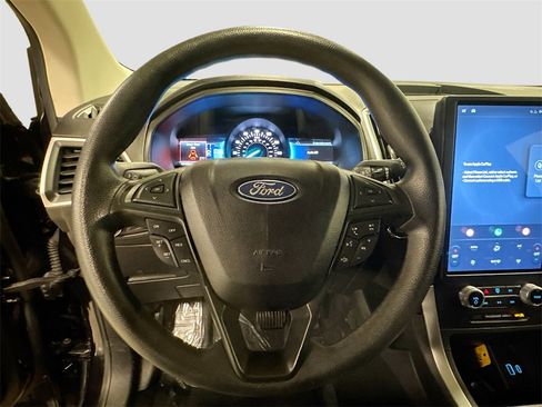 Used 2022 Ford Edge SE image 12