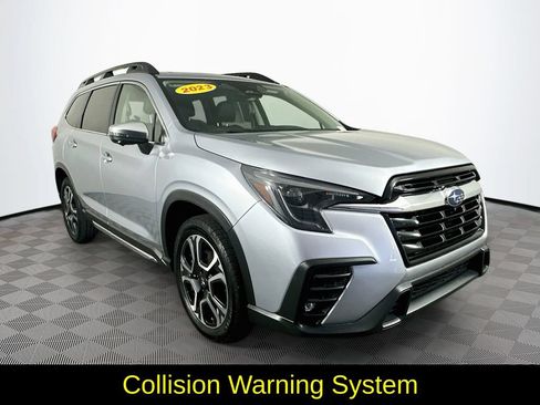 Used 2023 Subaru Ascent Limited w/ Technology Package AWD/4WD image 3