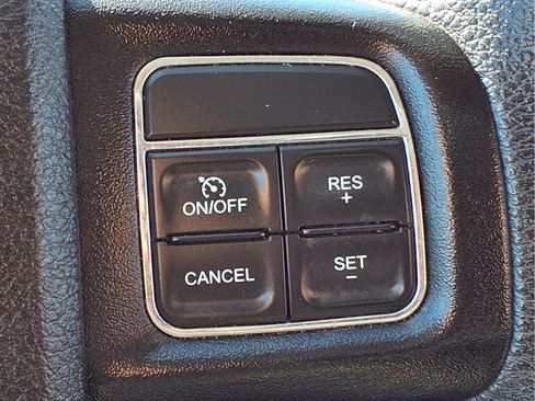 Used 2019 Dodge Grand Caravan SE w/ UConnect Hands-Free Group image 22