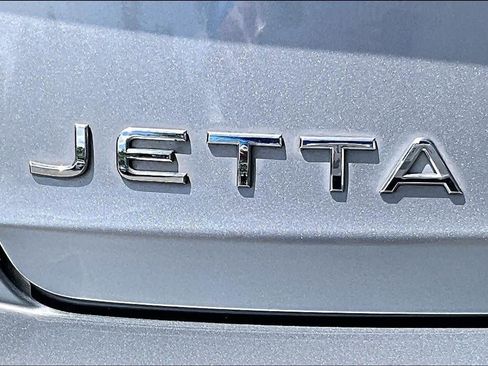 Used 2023 Volkswagen Jetta SE FWD image 10