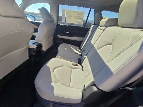 New 2026 Toyota Grand Highlander Limited image 21