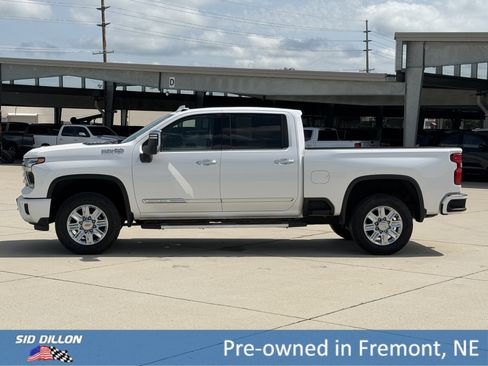 Certified 2024 Chevrolet Silverado 2500 High Country w/ High Country Premium Package AWD/4WD image 8