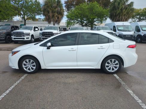 Used 2022 Toyota Corolla LE FWD image 9
