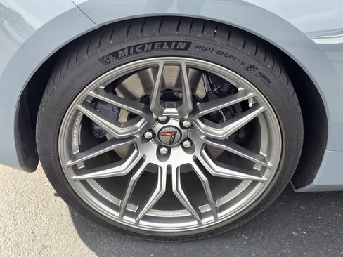 Used 2025 Chevrolet Corvette Z06 RWD image 10