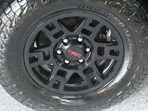 Used 2020 Toyota 4Runner TRD Off-Road Premium w/ Moonroof Package AWD/4WD image 20