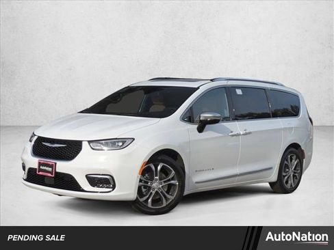 New 2026 Chrysler Pacifica Pinnacle image 1