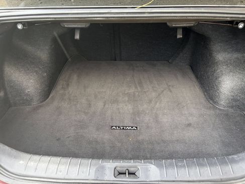 Used 2025 Nissan Altima 2.5 SV FWD image 32