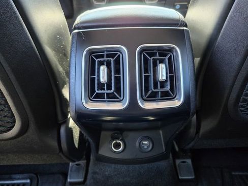Used 2022 Kia Sorento S w/ Panoramic Sunroof Package AWD/4WD image 17