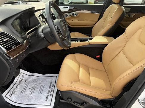 Used 2016 Volvo XC90 T6 Momentum w/ Momentum Plus Package AWD/4WD image 14