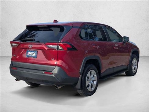 Used 2022 Toyota RAV4 LE image 5