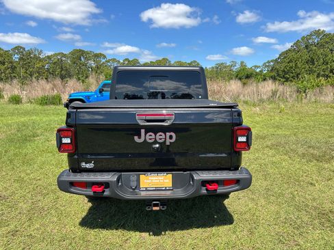 Used 2022 Jeep Gladiator Rubicon w/ LED Lighting Group AWD/4WD image 4