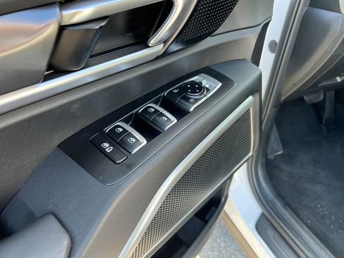 Used 2023 Kia Telluride S image 15