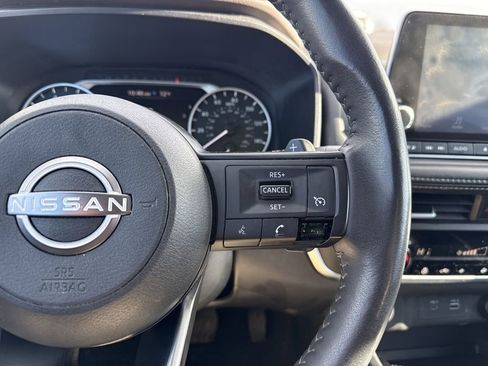 Used 2023 Nissan Rogue S image 19