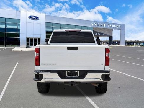 Used 2023 Chevrolet Silverado 2500 LT w/ Convenience Package AWD/4WD image 3
