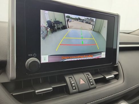 Used 2025 Toyota RAV4 XLE Premium FWD image 30