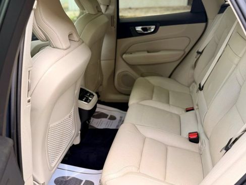 Used 2020 Volvo XC60 T5 Inscription FWD image 9
