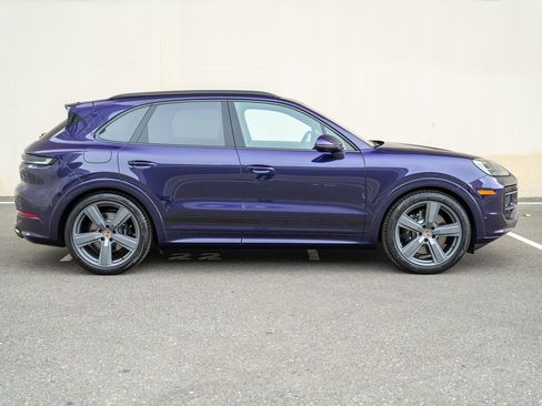 New 2025 Porsche Cayenne GTS image 8