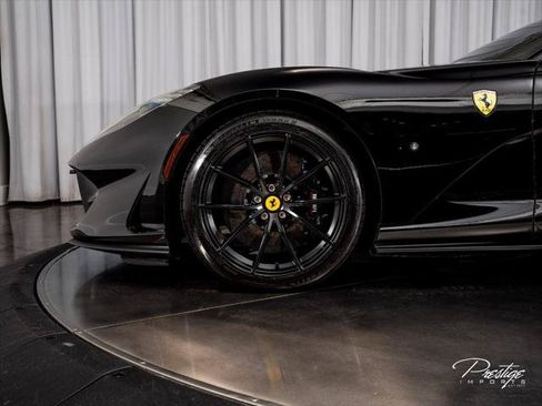 Used 2019 Ferrari 812 Superfast RWD image 9