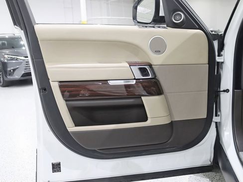 Used 2016 Land Rover Range Rover HSE image 36