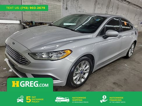 Used 2017 Ford Fusion SE image 1