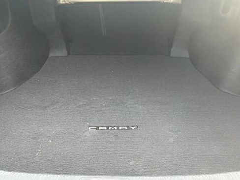 Used 2019 Toyota Camry SE w/ Carpet Mat Package FWD image 15