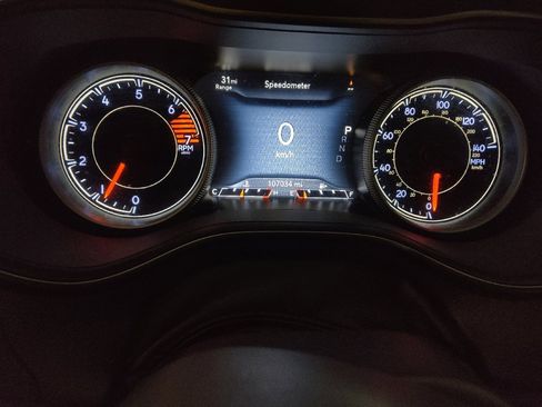 Used 2020 Jeep Cherokee Limited FWD image 23